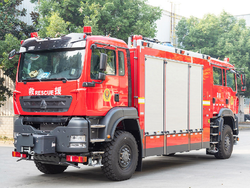 HOWO 4x4 offroad tunnel fire truck