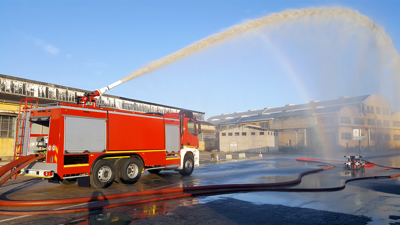 Senegal Isuzu GIGA 10cbm heavy rescue fire truck