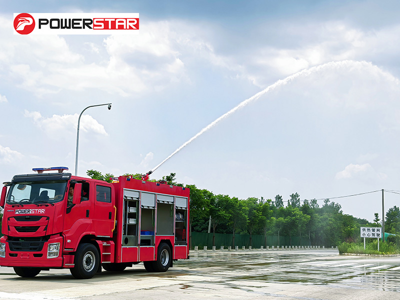 ISUZU 8000L Foam Tender for Albania Chemical Tank Area Fire Suppression